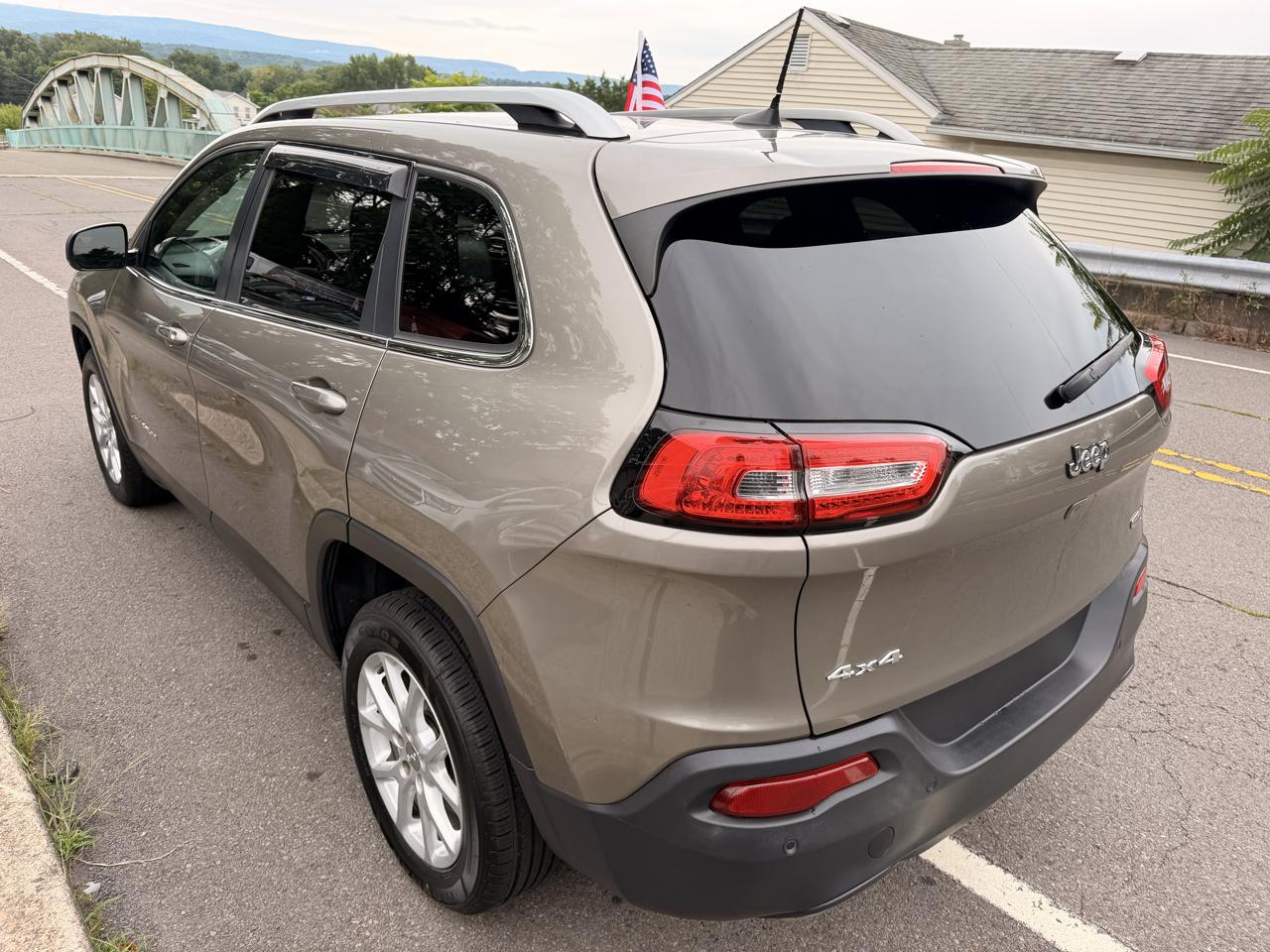 Jeep Cherokee 4WD 4dr Latitude 2016