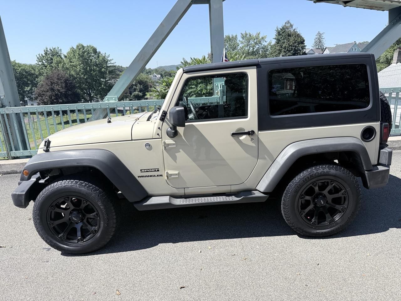 Jeep Wrangler 4WD 2dr Sport 2011