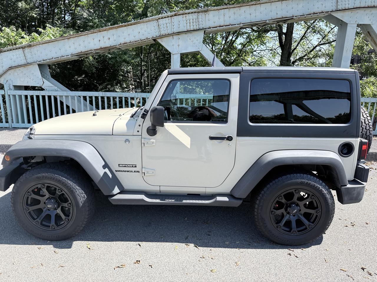 Jeep Wrangler 4WD 2dr Sport 2011