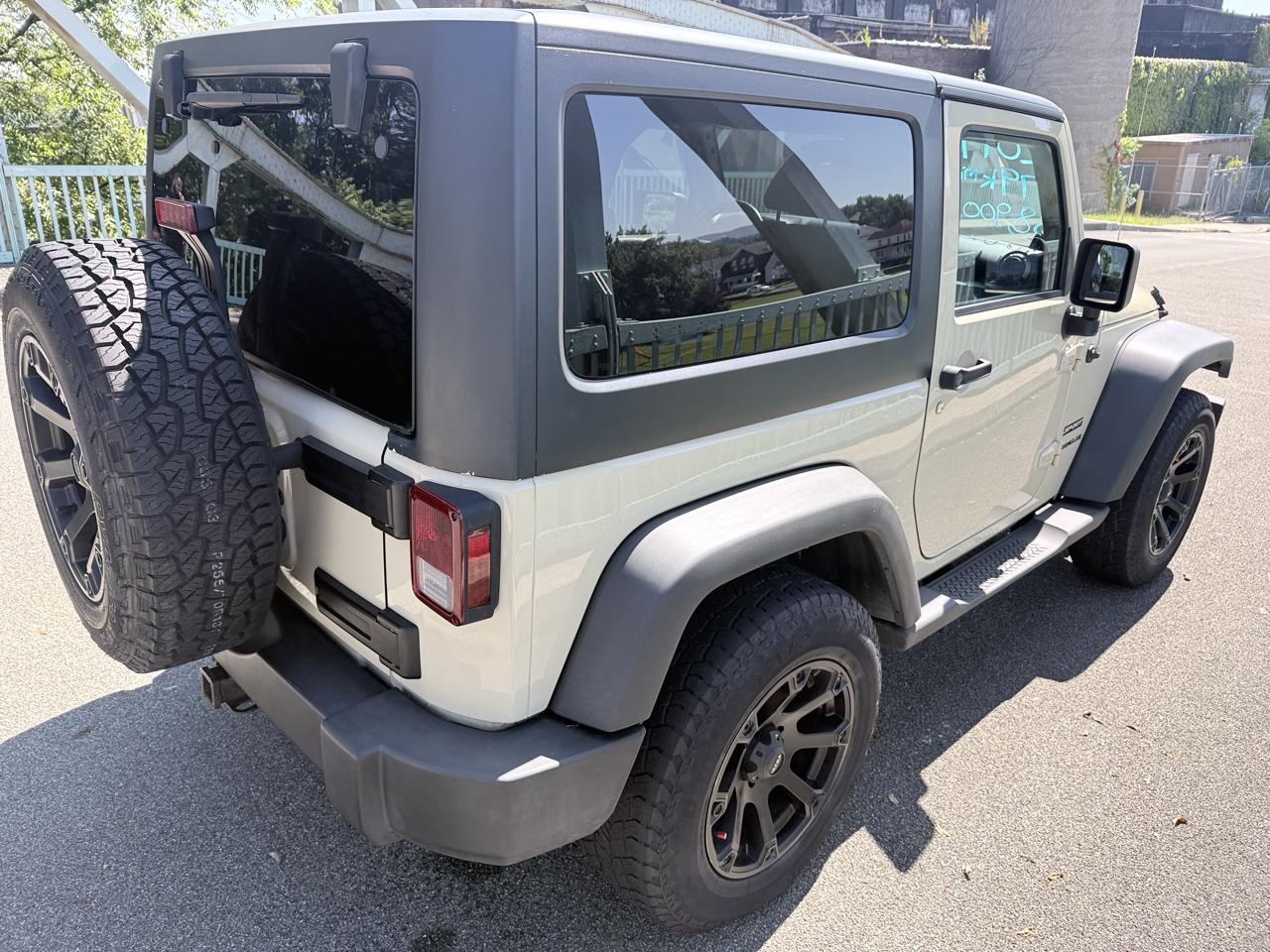 Jeep Wrangler 4WD 2dr Sport 2011