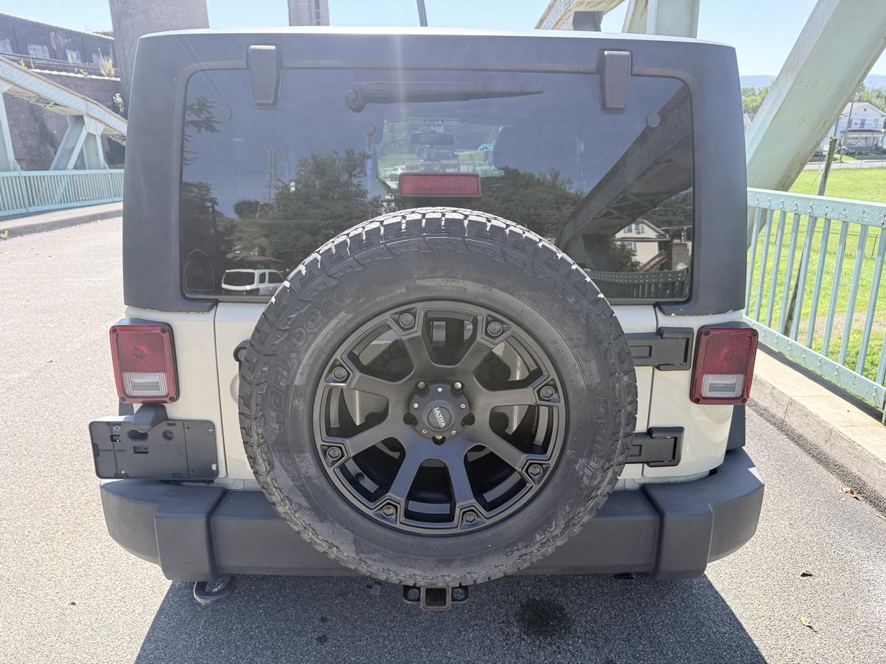 Jeep Wrangler 4WD 2dr Sport 2011