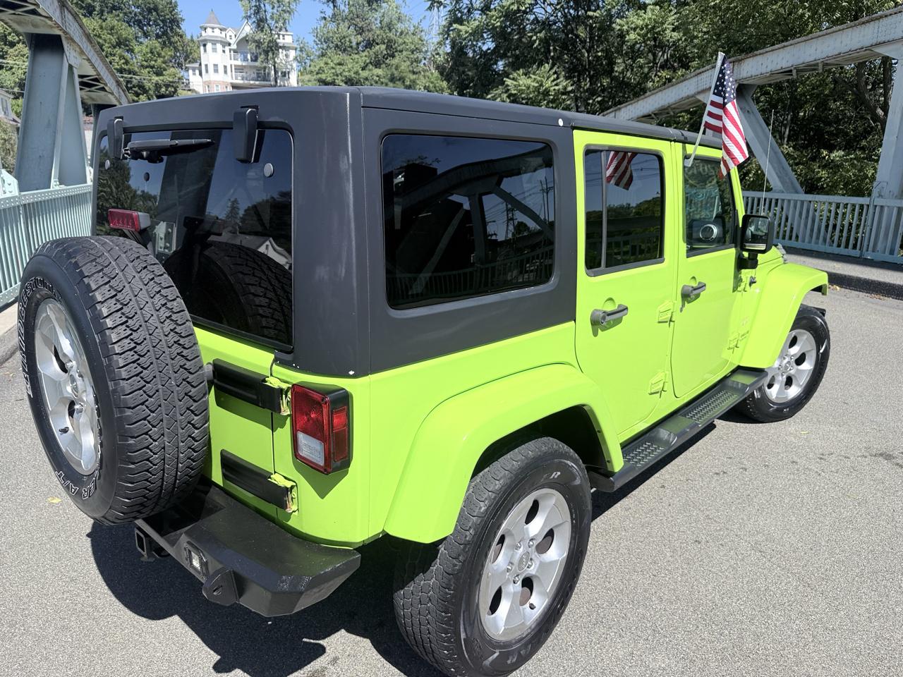Jeep Wrangler Unlimited 4WD 4dr Sahara 2013