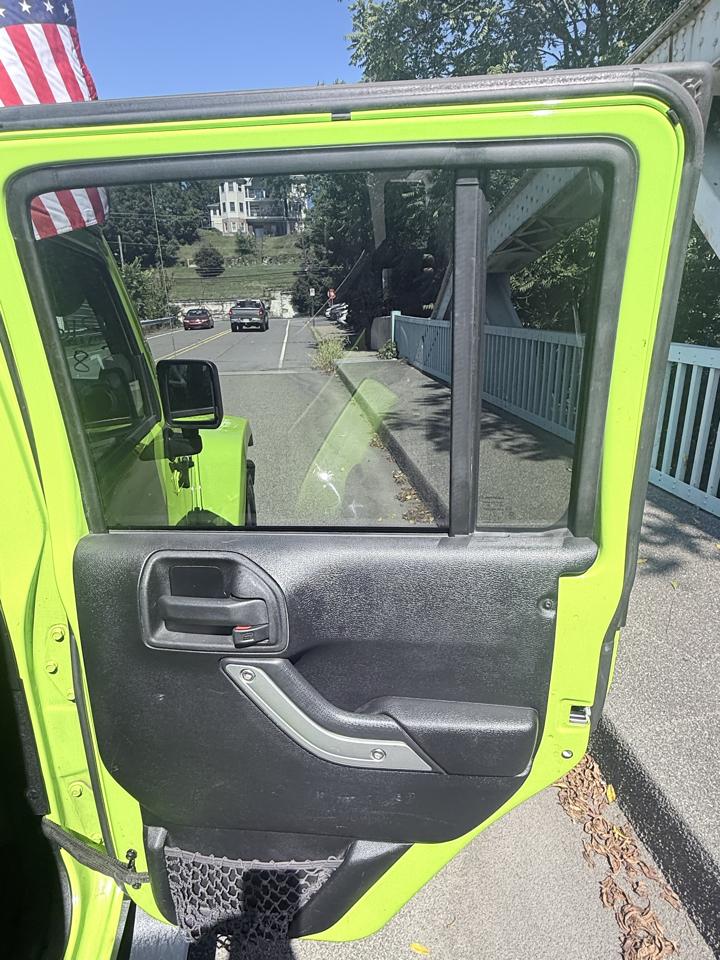 Jeep Wrangler Unlimited 4WD 4dr Sahara 2013