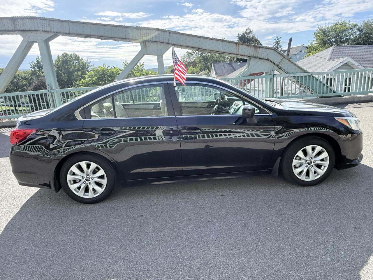 Subaru Legacy 4dr Sdn 2.5i Premium 2015