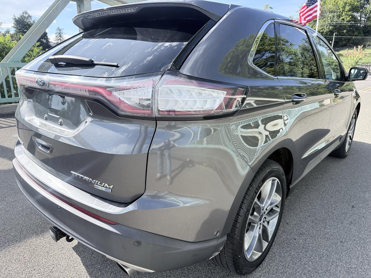 Ford Edge 4dr Titanium AWD 2016