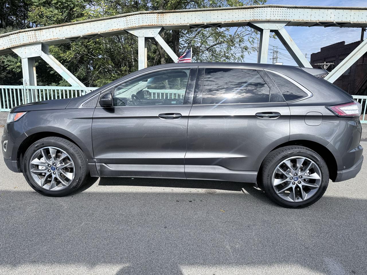 Ford Edge 4dr Titanium AWD 2016