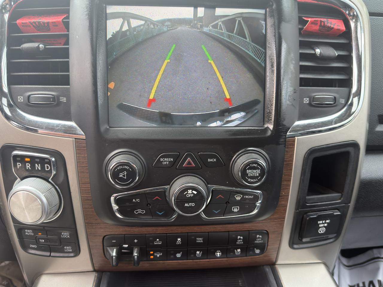 RAM 1500 4WD Quad Cab 140.5" Laramie 2014
