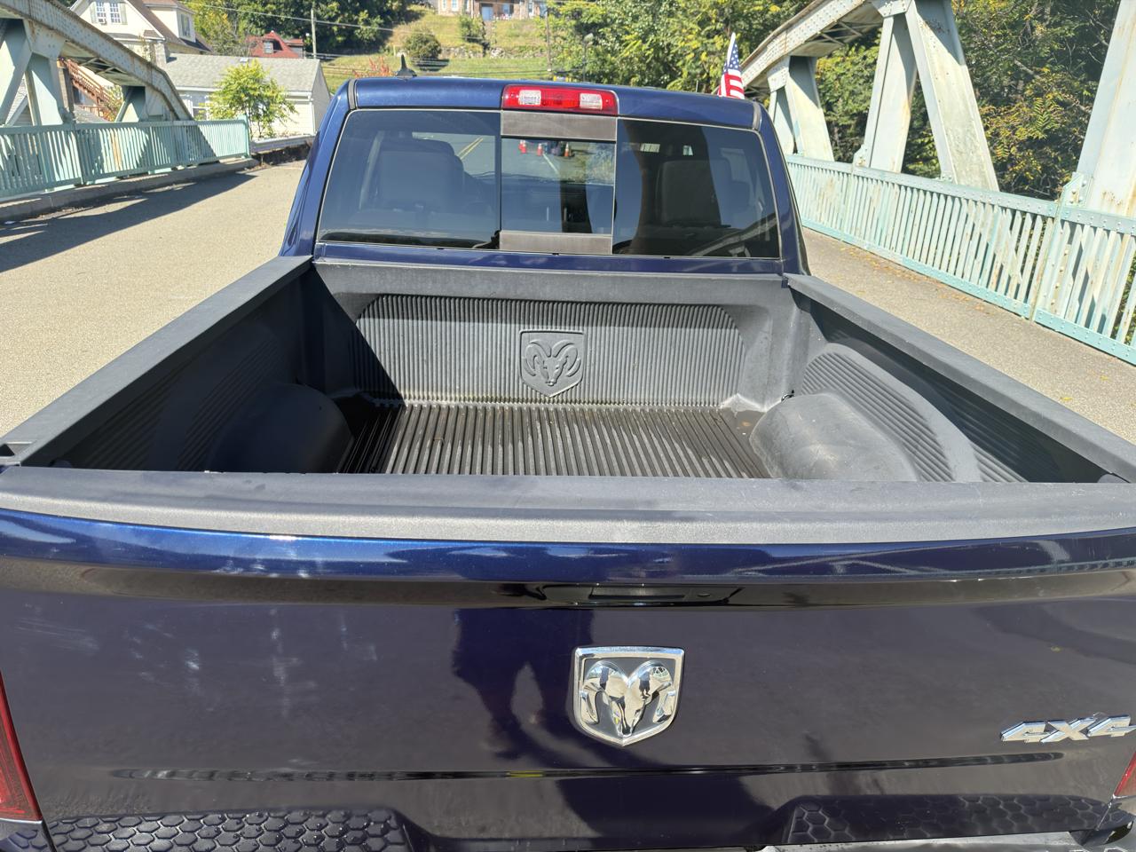 RAM 1500 4WD Crew Cab 140.5" Sport 2013