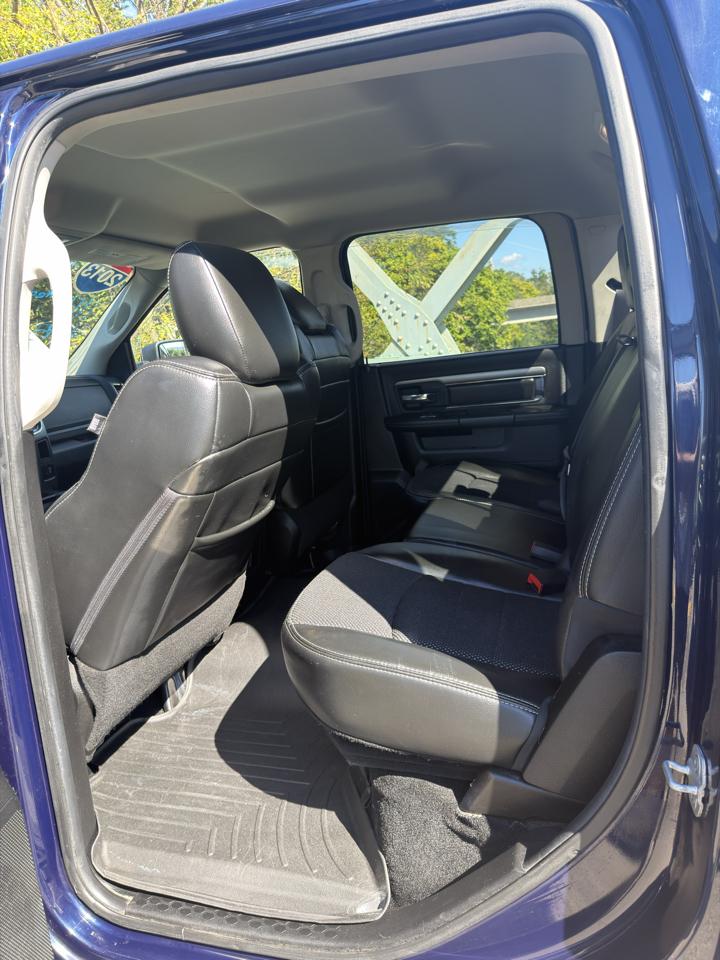 RAM 1500 4WD Crew Cab 140.5" Sport 2013