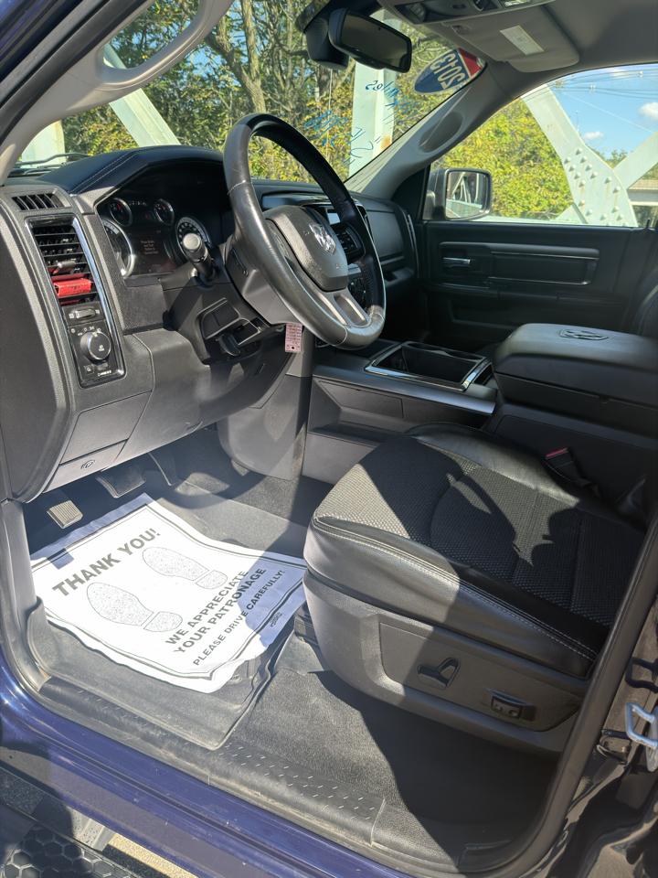 RAM 1500 4WD Crew Cab 140.5" Sport 2013