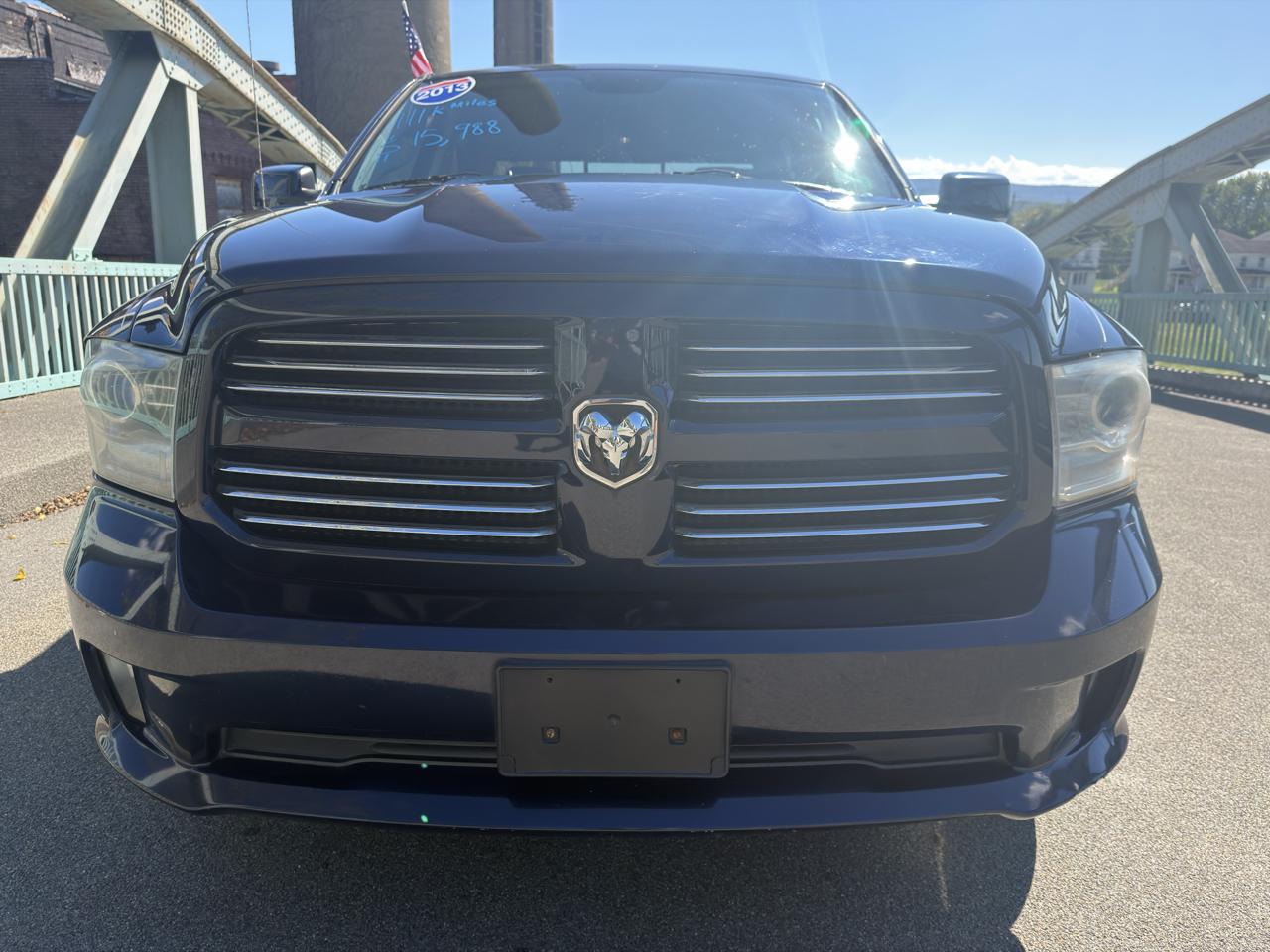 RAM 1500 4WD Crew Cab 140.5" Sport 2013