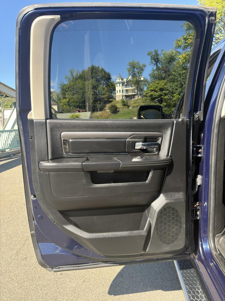 RAM 1500 Express 4x4 Quad Cab 6'4" Box 2018