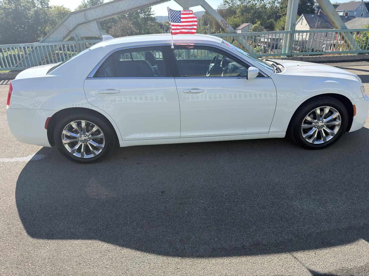 Chrysler 300 4dr Sdn Limited AWD 2015