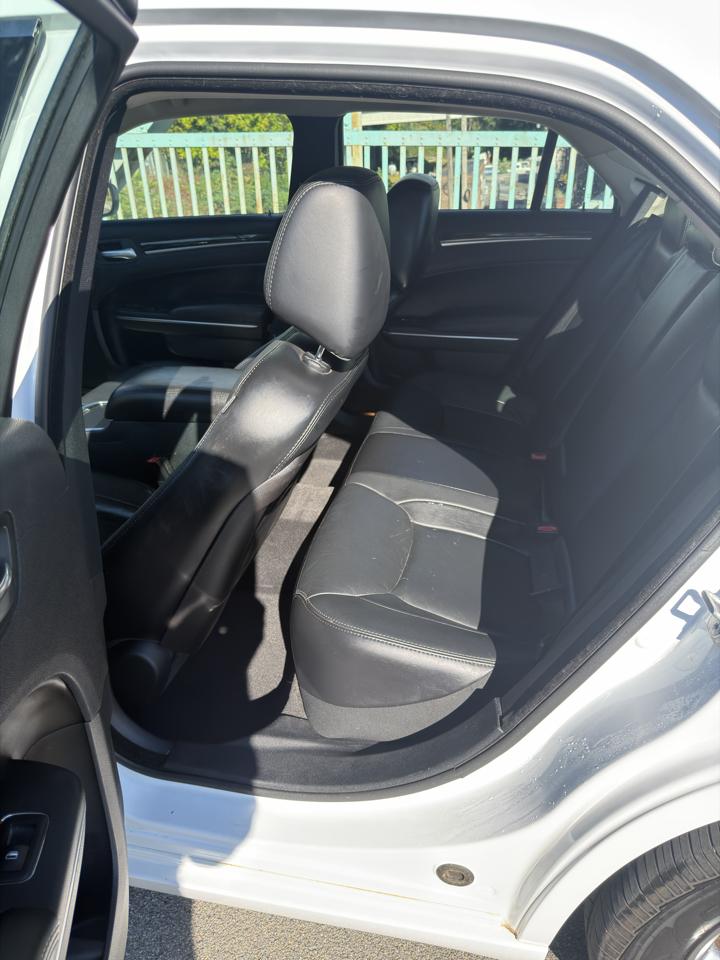 Chrysler 300 4dr Sdn Limited AWD 2015
