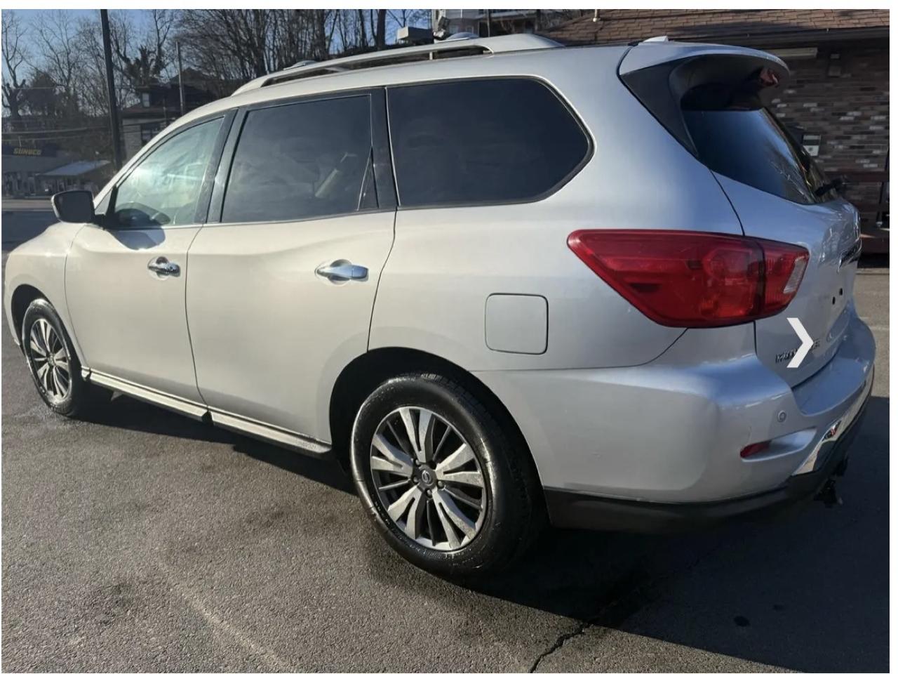 Nissan Pathfinder 4x4 SV 2019