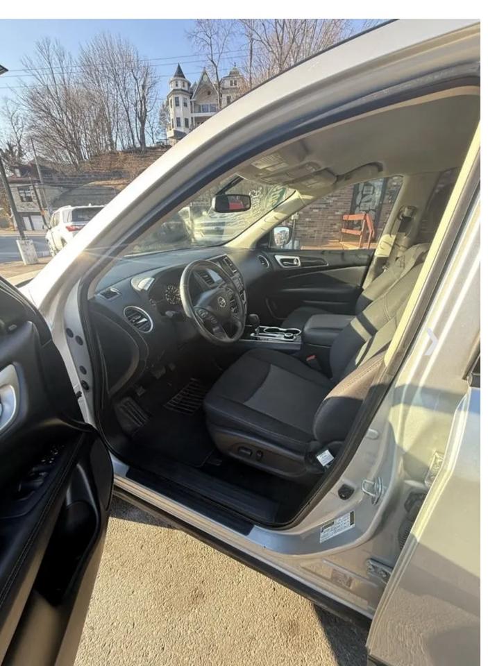 Nissan Pathfinder 4x4 SV 2019