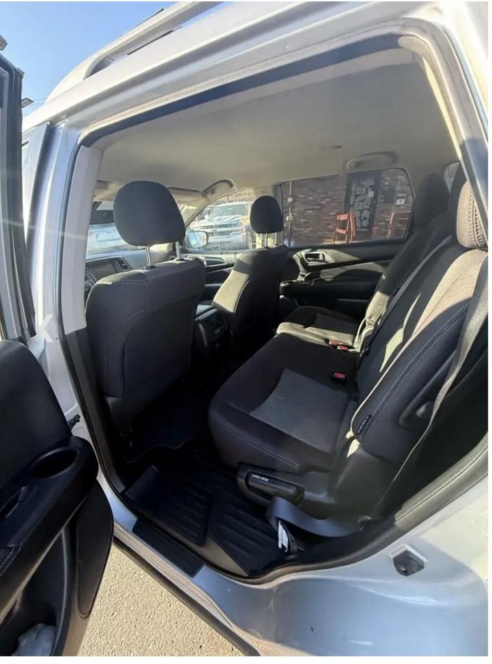 Nissan Pathfinder 4x4 SV 2019