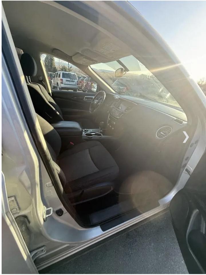 Nissan Pathfinder 4x4 SV 2019