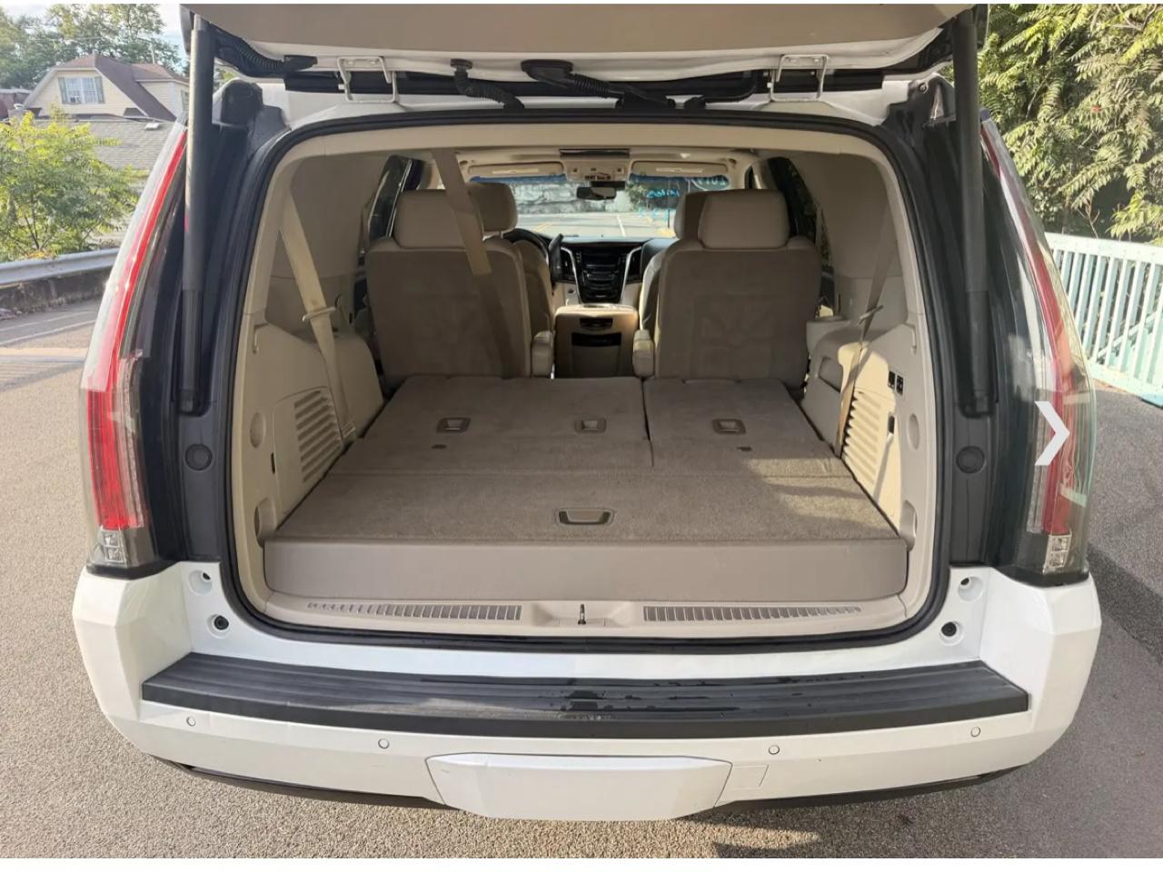 Cadillac Escalade 4WD 4dr Luxury 2019