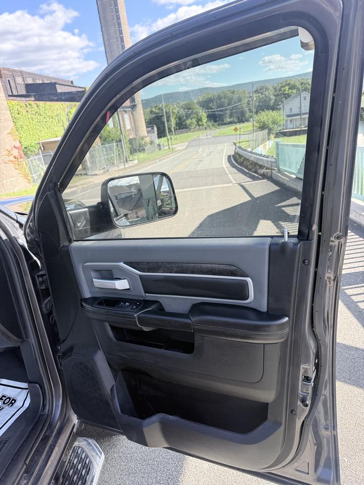 RAM 2500 Lone Star 4x4 Crew Cab 6'4" Box 2021