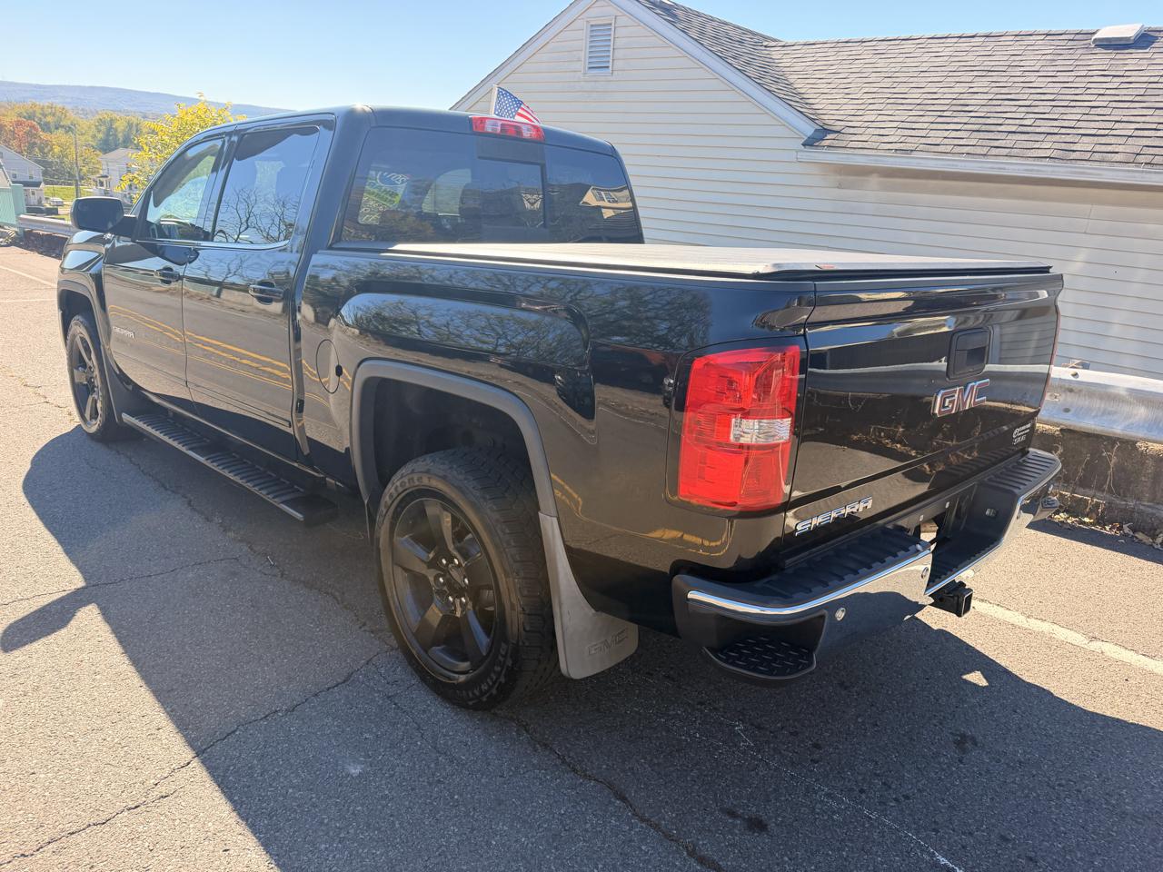GMC Sierra 1500 4WD Crew Cab 143.5" SLE 2017