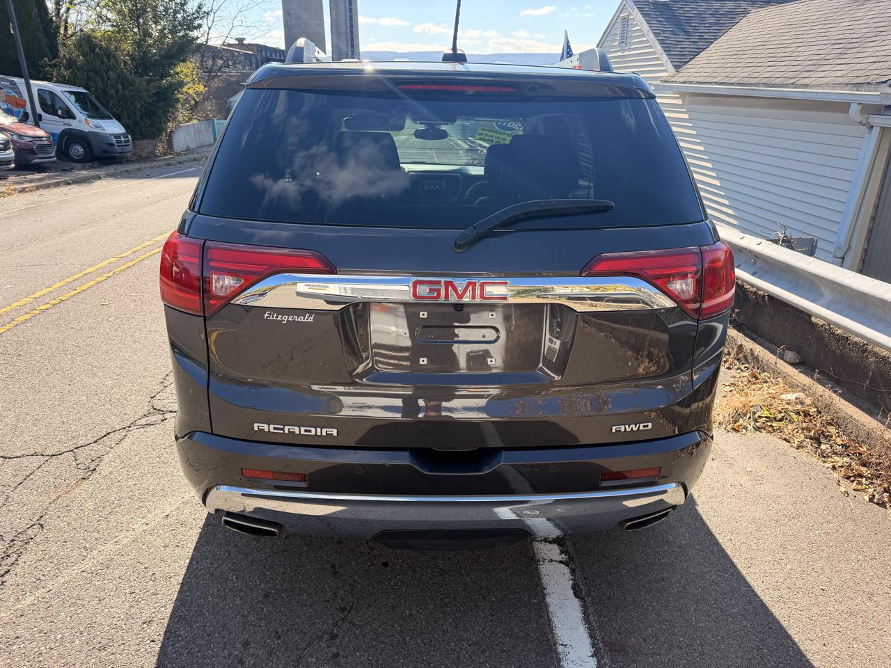 GMC Acadia AWD 4dr Denali 2017