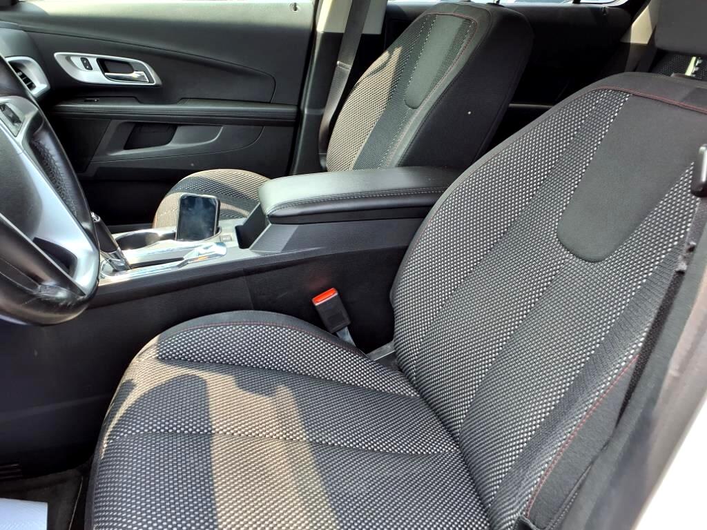 2017 Chevrolet Equinox LT photo 4