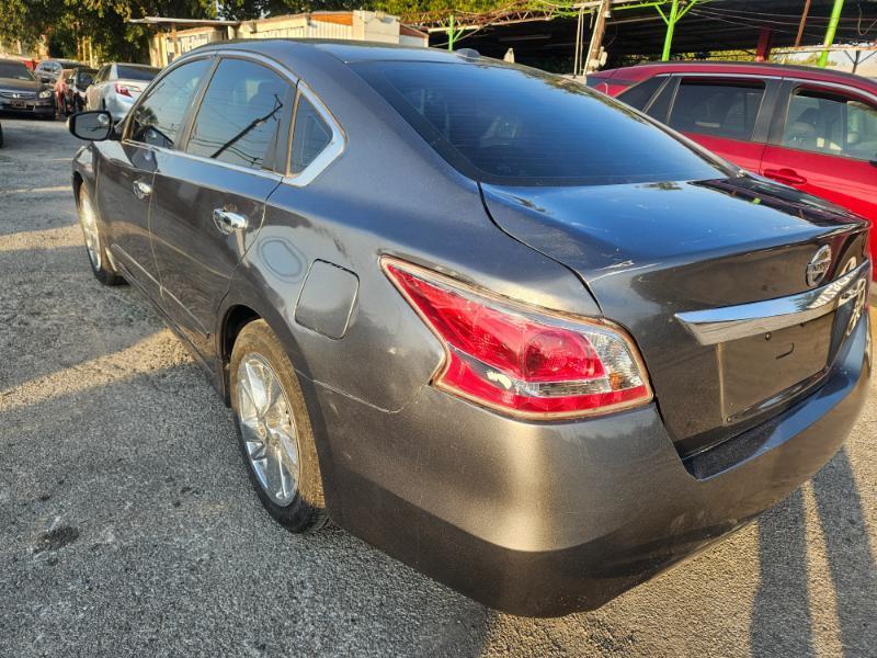 Nissan Altima  2015