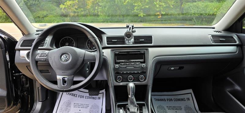 Volkswagen Passat 2.5L S 2014 Volkswagen Passat 2.5L S 2014