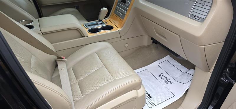 Lincoln Navigator 4WD 2010
