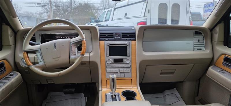 Lincoln Navigator 4WD 2010