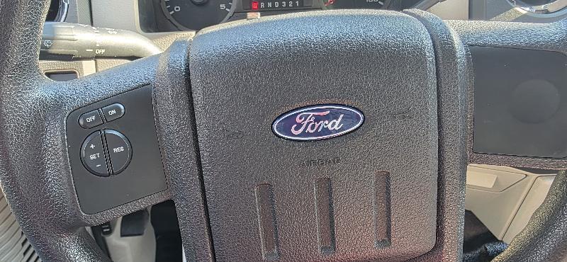 Ford F-350 SD XL Crew Cab 2WD 2008