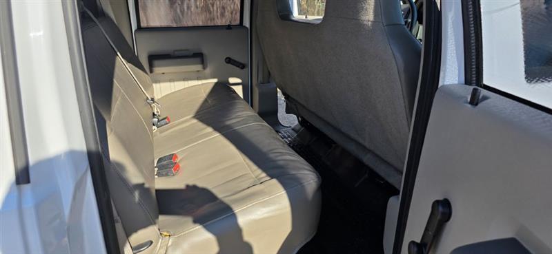 Ford F-350 SD XL Crew Cab 2WD 2008