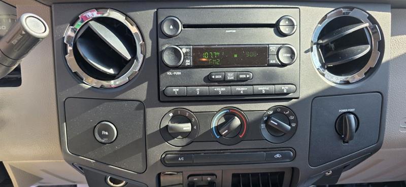 Ford F-350 SD XL Crew Cab 2WD 2008