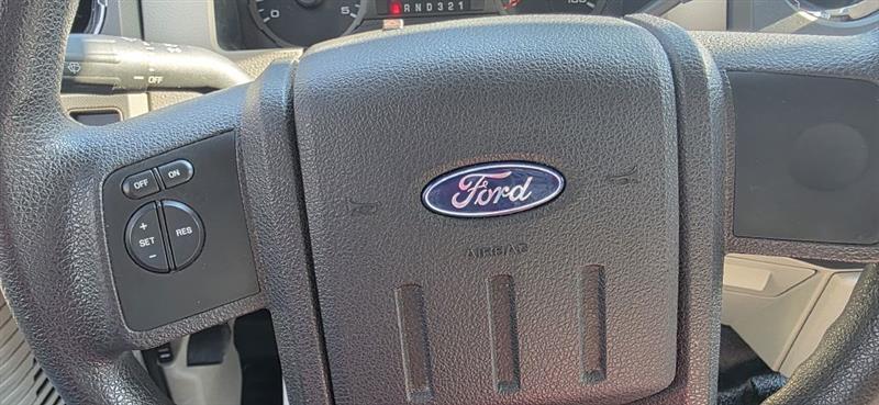 Ford F-350 SD XL Crew Cab 2WD 2008