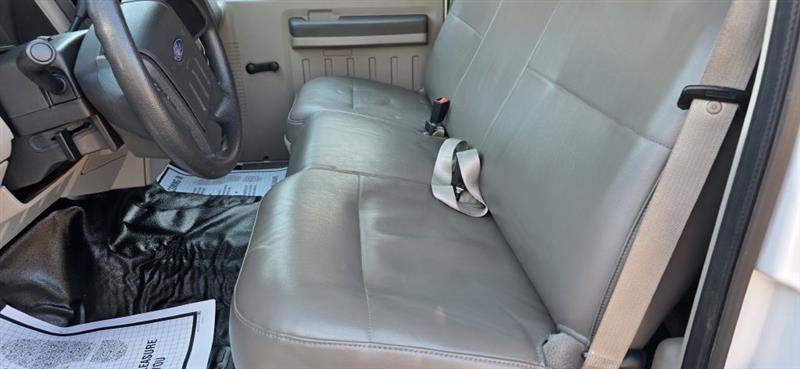 Ford F-350 SD XL Crew Cab 2WD 2008