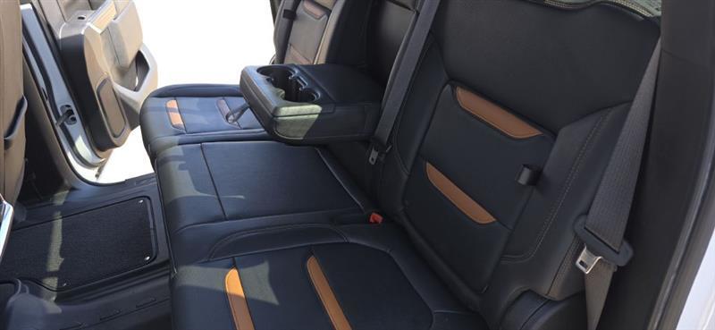 GMC Sierra 1500 AT4 Crew Cab 4WD SWB 2021