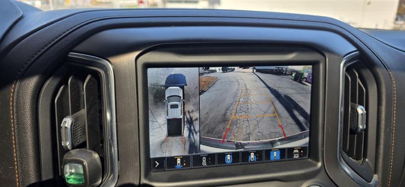 GMC Sierra 1500 AT4 Crew Cab 4WD SWB 2021