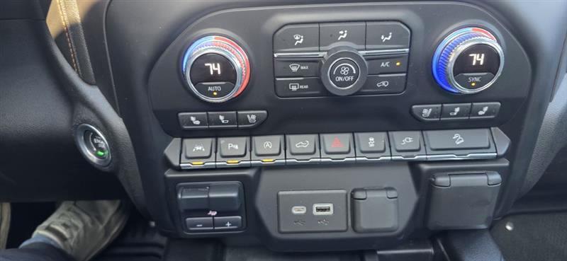 GMC Sierra 1500 AT4 Crew Cab 4WD SWB 2021