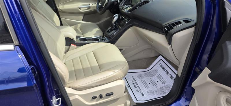 Ford Escape Titanium 4WD 2016