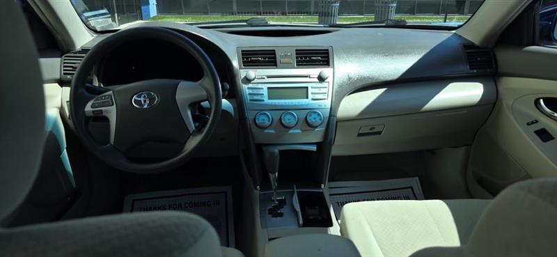 Toyota Camry LE 4D Sedan 2009