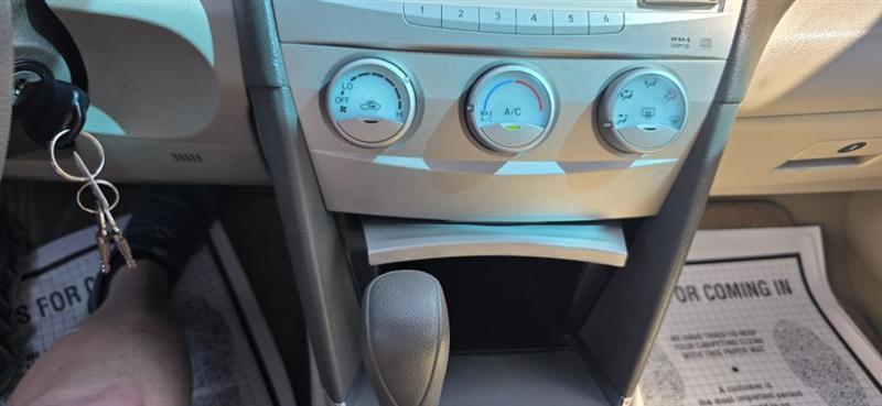 Toyota Camry LE 4D Sedan 2009