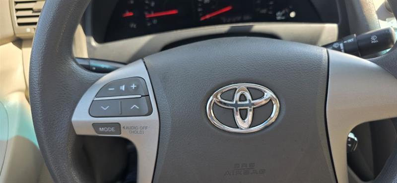 Toyota Camry LE 4D Sedan 2009
