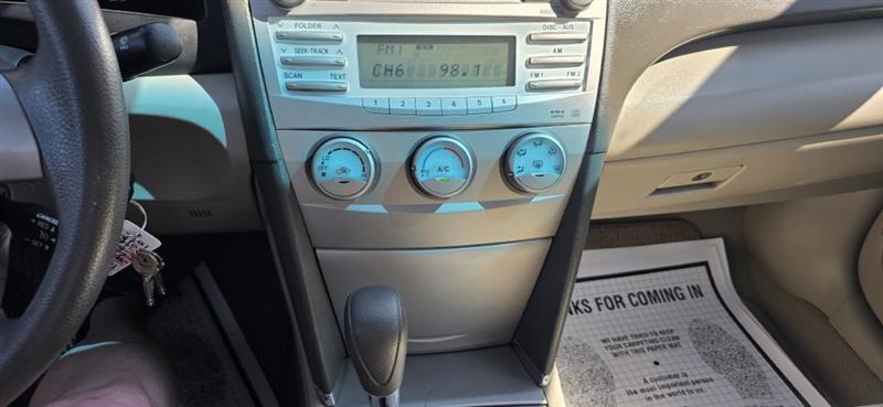 Toyota Camry LE 4D Sedan 2009