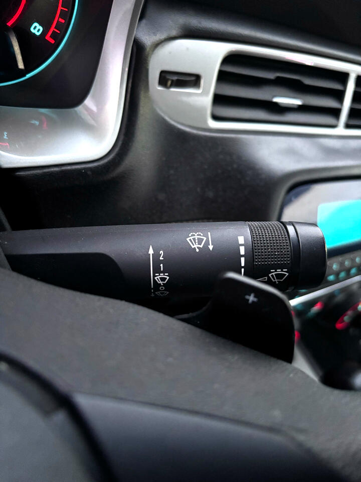 Chevrolet Camaro Coupe 1LT 2012