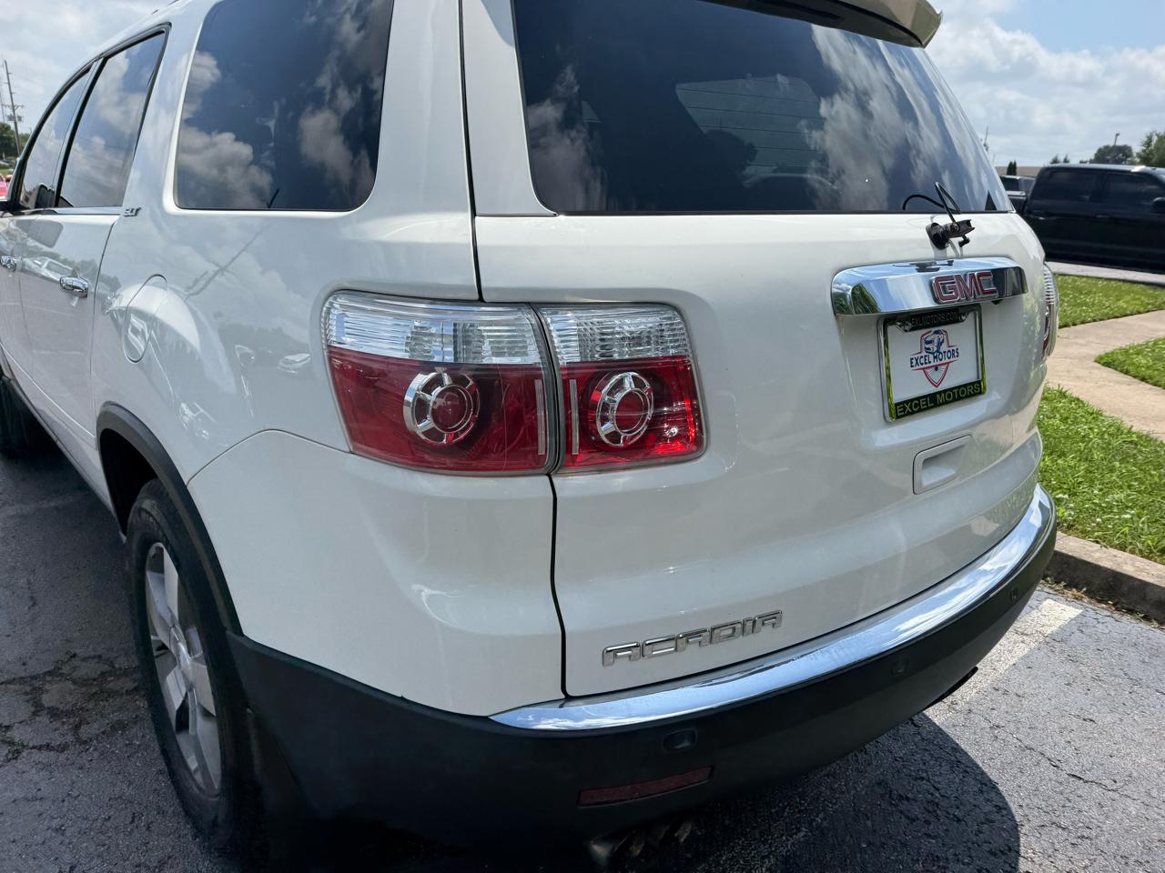 GMC Acadia SLT-1 FWD 2011