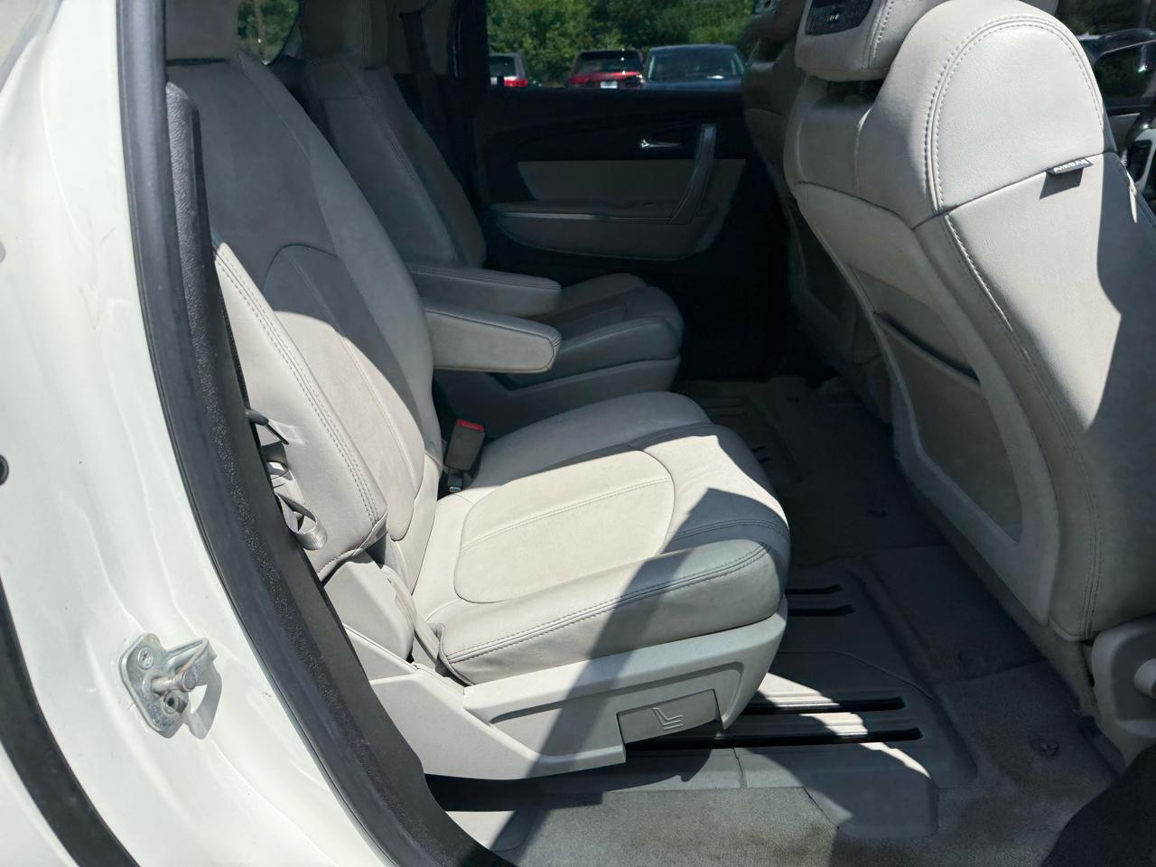 GMC Acadia SLT-1 FWD 2011