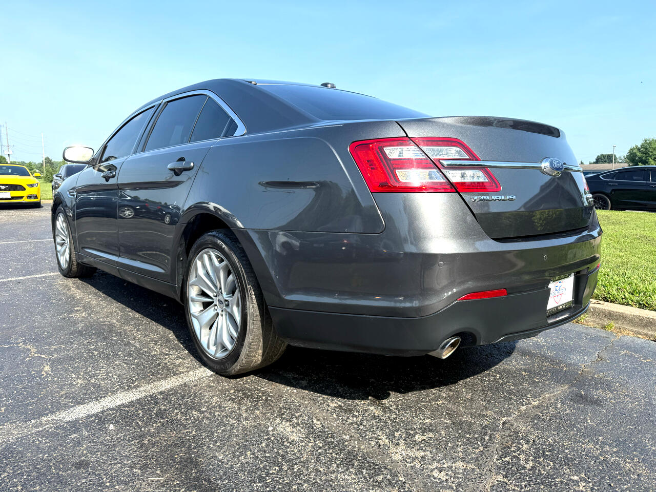 2017 Ford Taurus Limited photo 4
