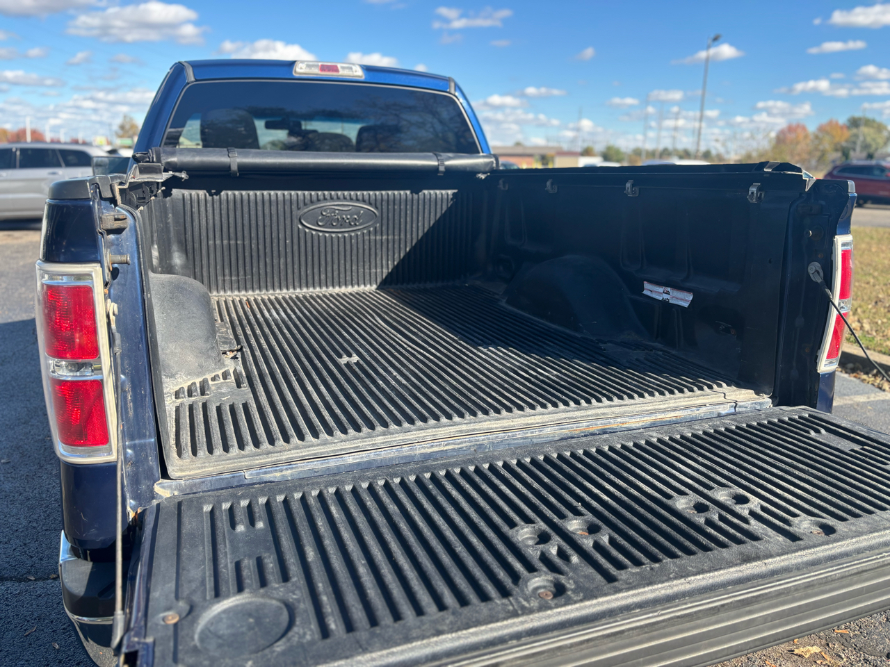 Ford F-150 XL 6.5-ft. Bed 4WD 2011 Ford F-150 XL 6.5-ft. Bed 4WD 2011
