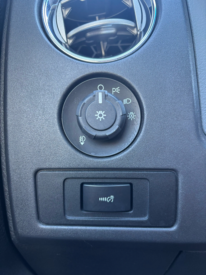 Ford F-150 XL 6.5-ft. Bed 4WD 2011 Ford F-150 XL 6.5-ft. Bed 4WD 2011